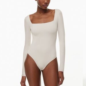 Aritzia Contour Long Sleeve in Cream